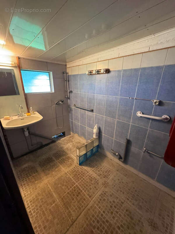 Accord immobilier -secteur haut des avirons    650m d’altitude   case 3 chambre 94m2 - photo 7