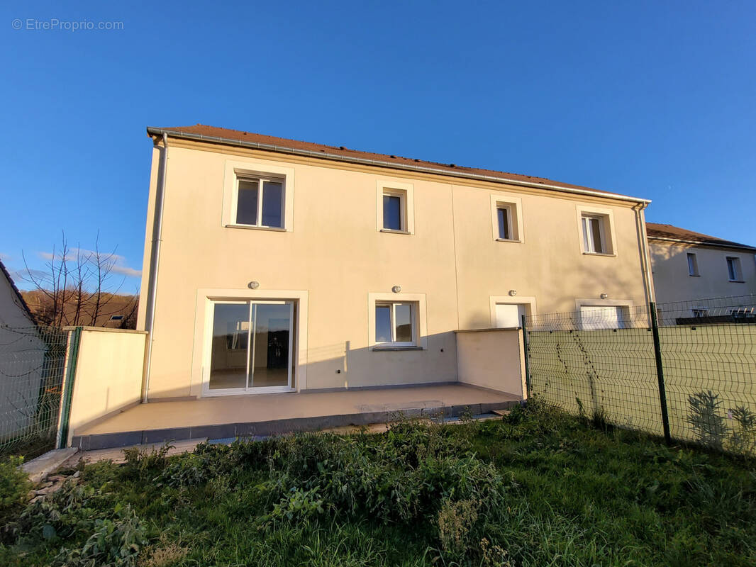 Maison à AUNEAU