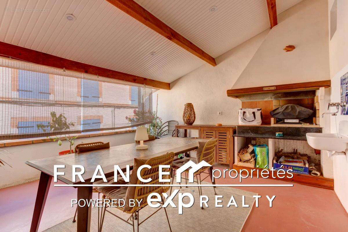 Appartement à CARBONNE