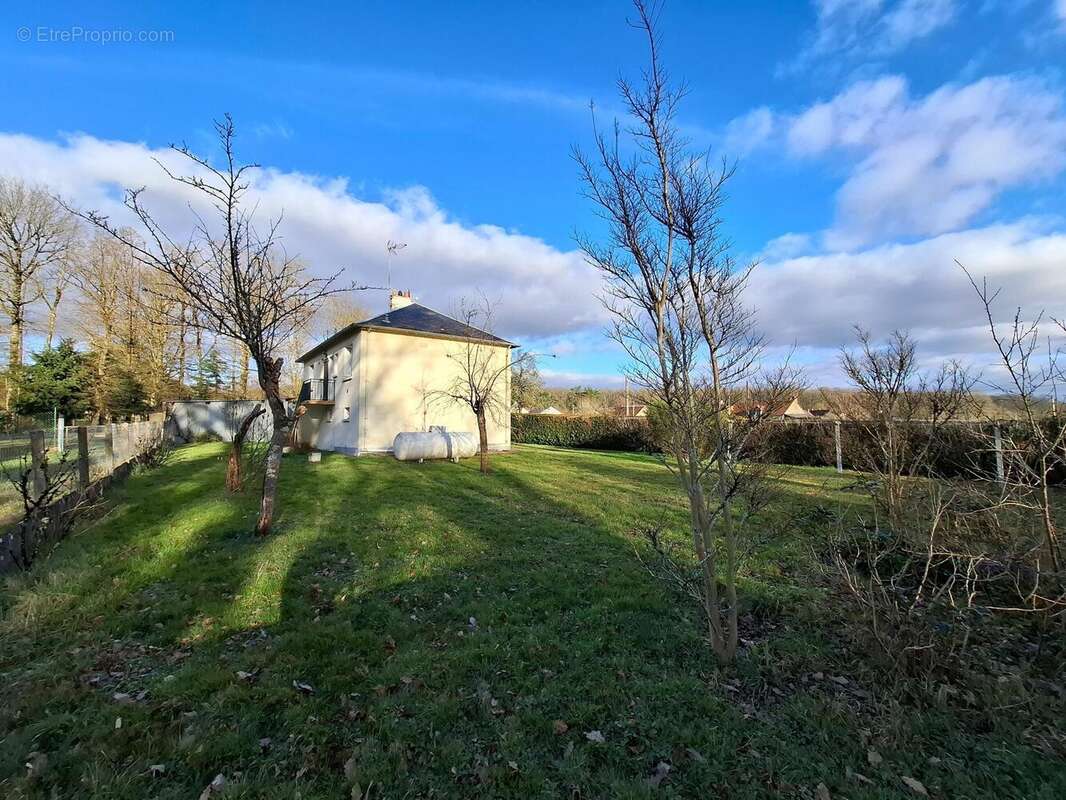 Maison 110 m² à Chambon-Sur-Cisse  - photo 2