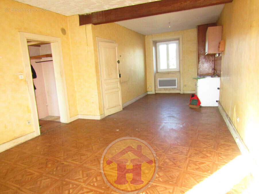 Appartement à SAINT-VICTURNIEN