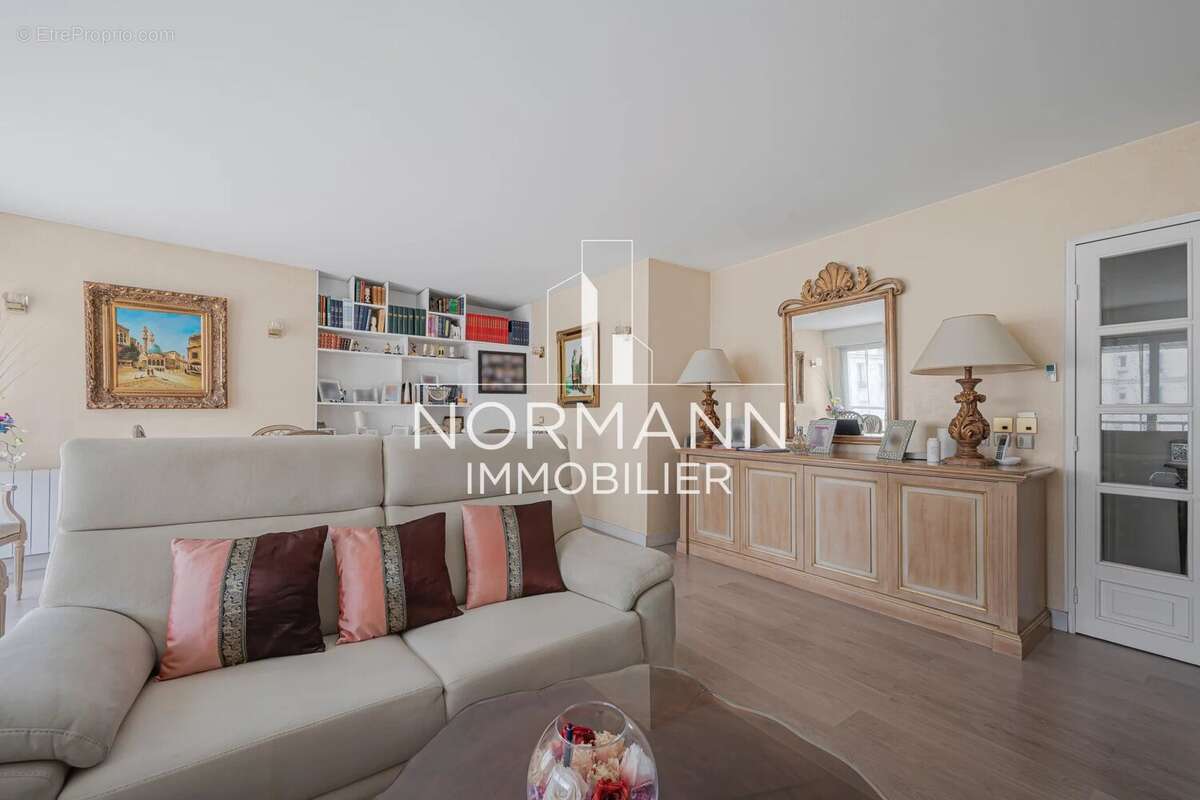 Appartement à LEVALLOIS-PERRET