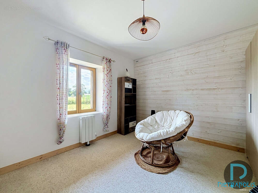Maison 167 m² à Perrex  - photo 8