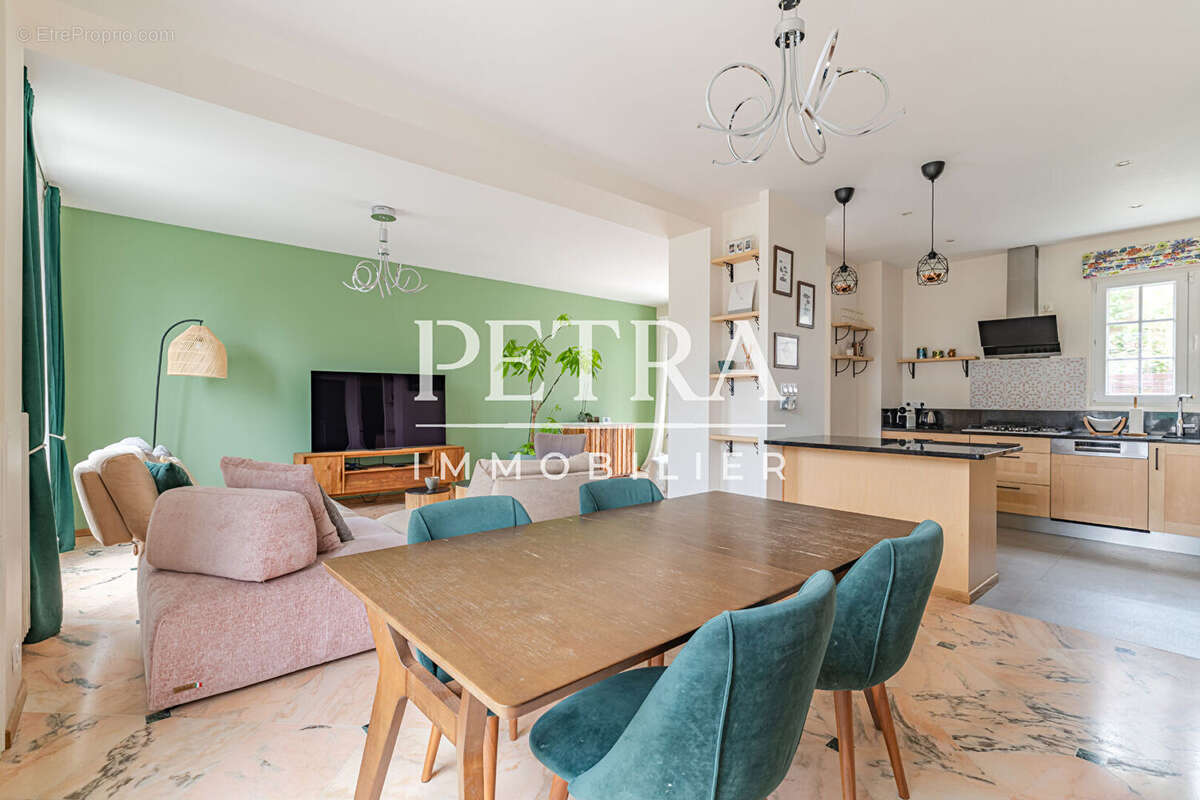 Maison à L&#039;HAY-LES-ROSES