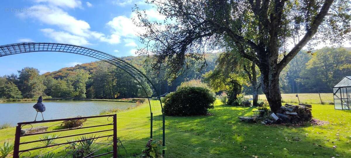 Maison à ROUGEMONT-LE-CHATEAU