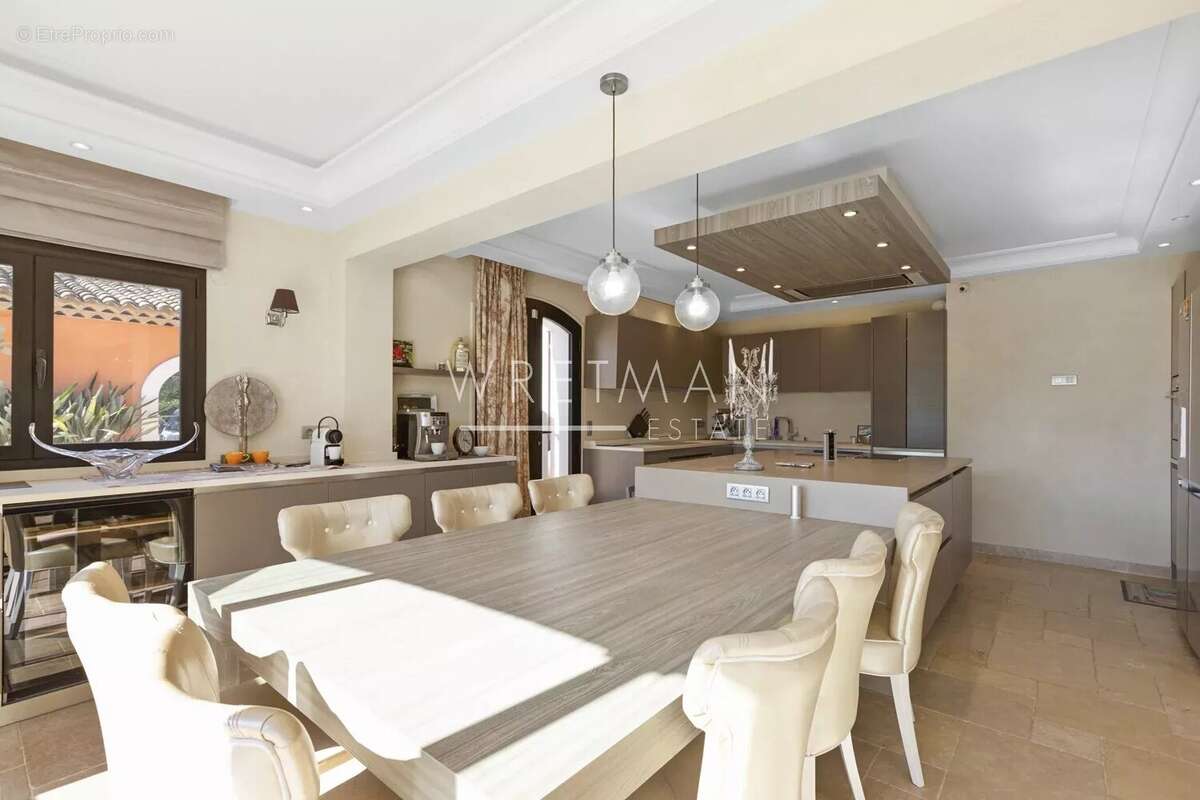 Maison à MOUGINS