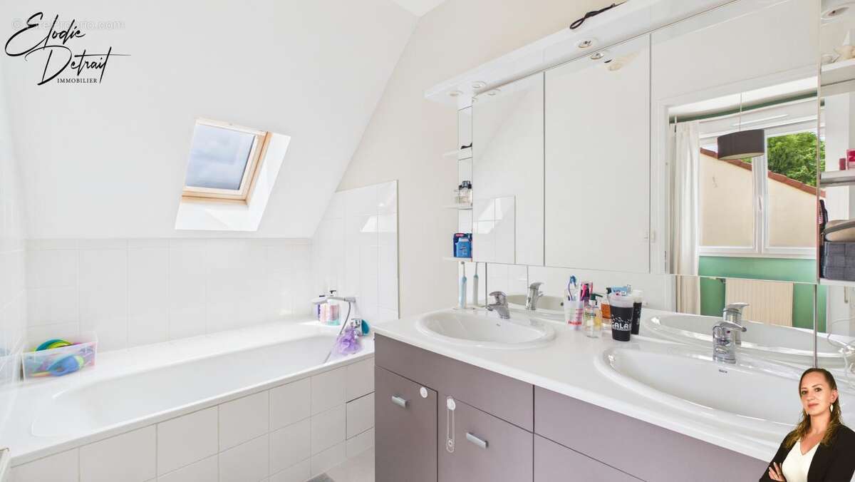 Maison 160 m² à La Bazoge  - photo 13