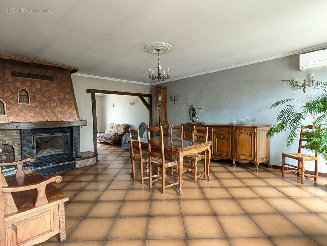 Maison à CHEVIGNY-SAINT-SAUVEUR