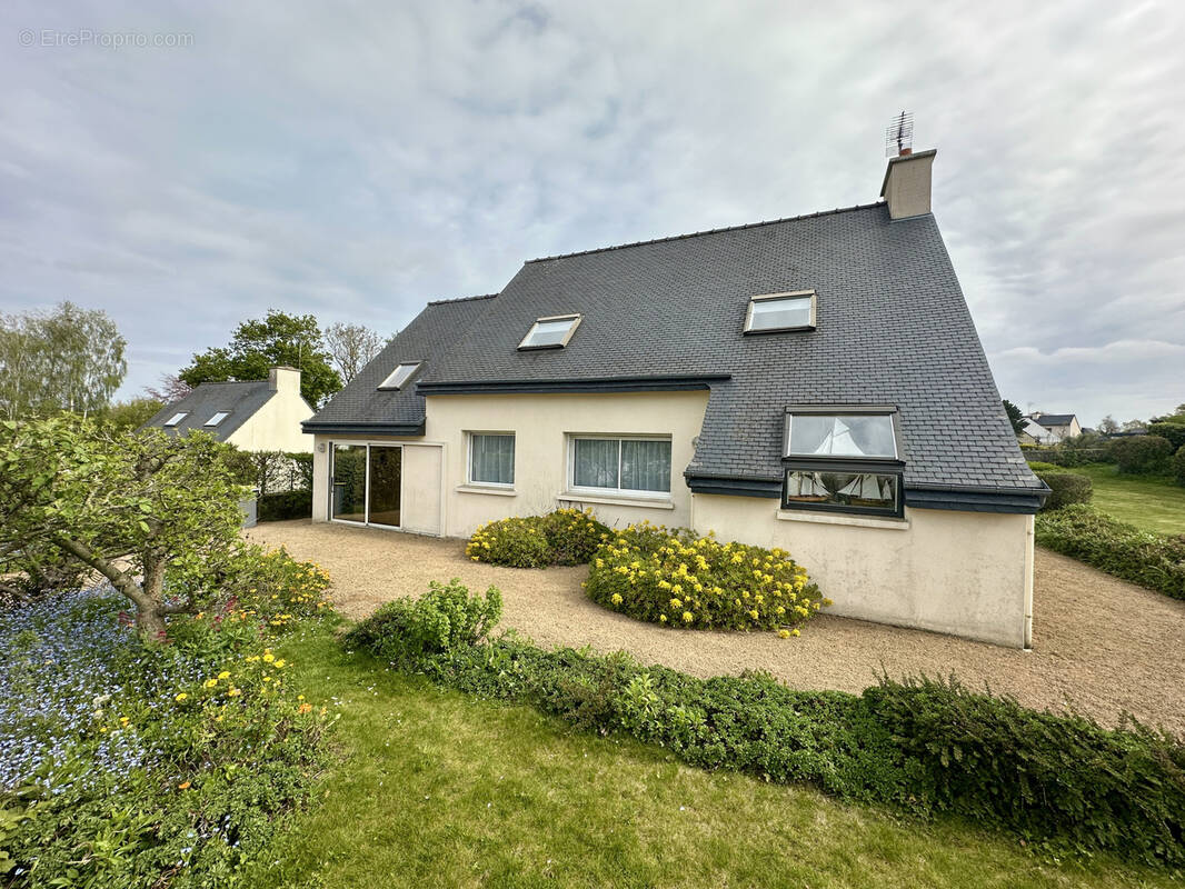 Maison à LA ROCHE-DERRIEN