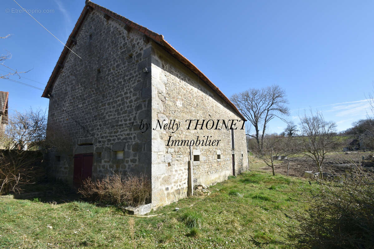 Dépt.23. DONTREIX, ANCIEN CORPS DE FERME en pierre, 7 pièces, dépendances, terrain de 8 774 m2 - photo 16