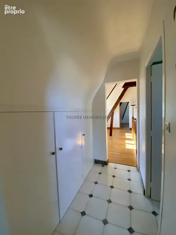 Proche Thoiry. Charmante chaumière de 5 pièces sur 2034 m2 de terrain. - photo 18