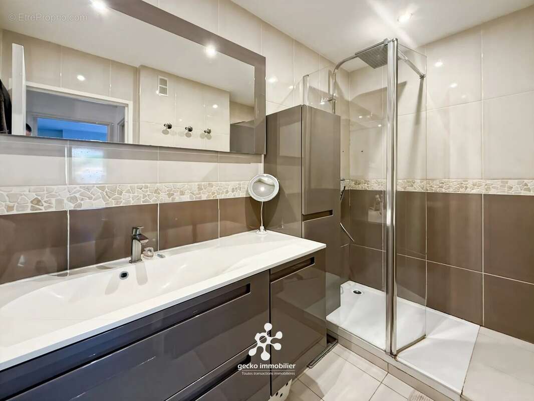 Appartement à VILLENEUVE-LOUBET