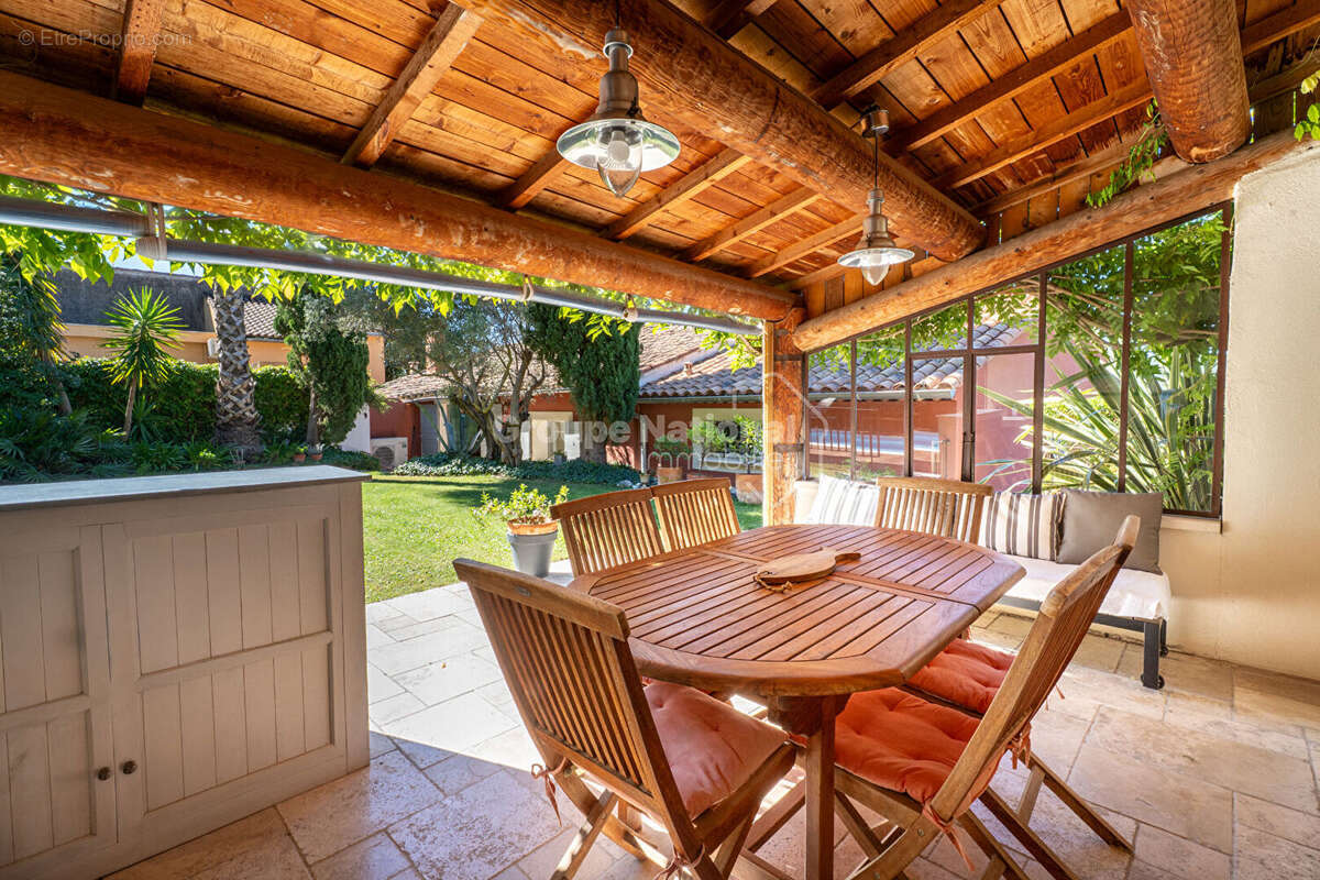 Maison à SAINT-CHAMAS