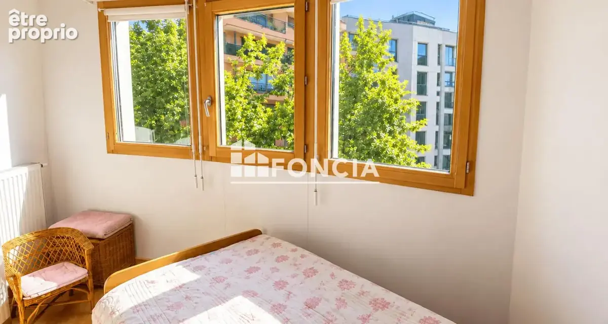 Appartement T3 avec terrasse, garage et parking privatif – Vendu loué - photo 4