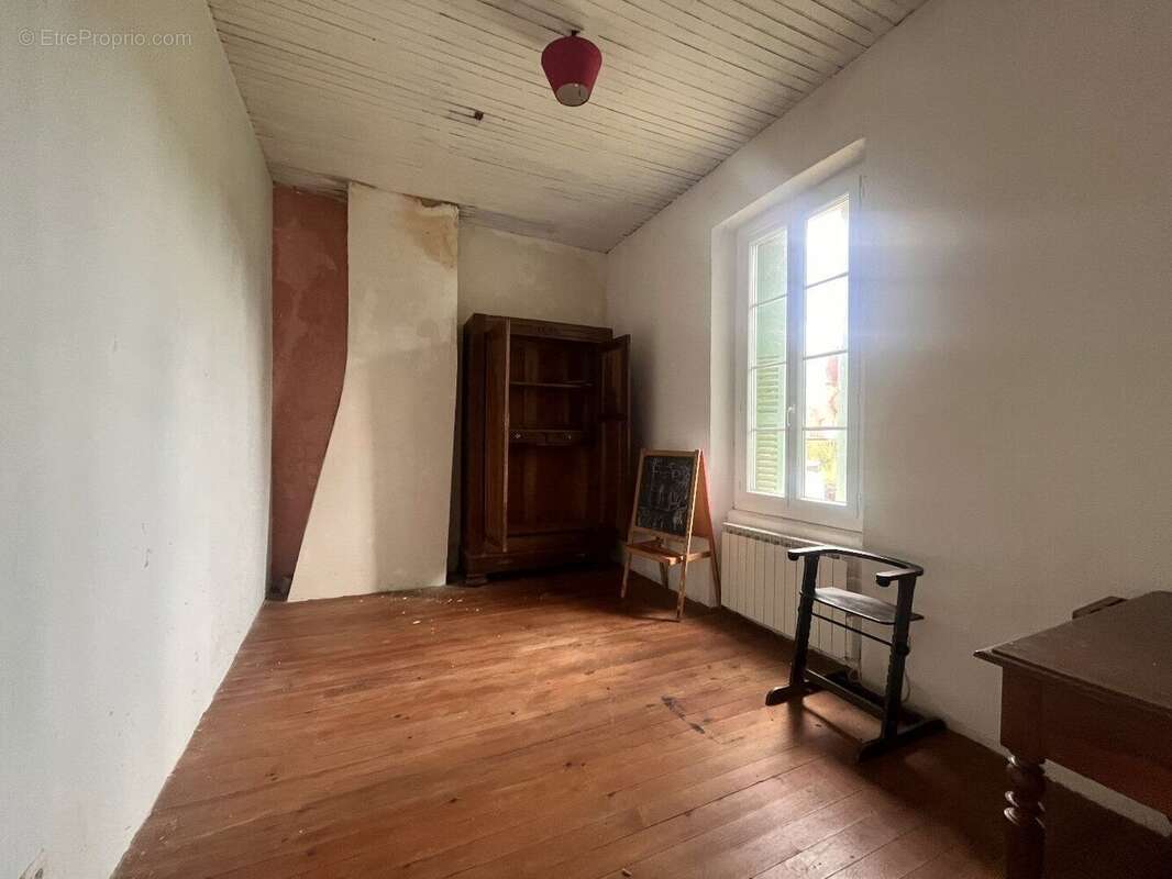 Maison de Maître, dépendances et terrain agricole - photo 7
