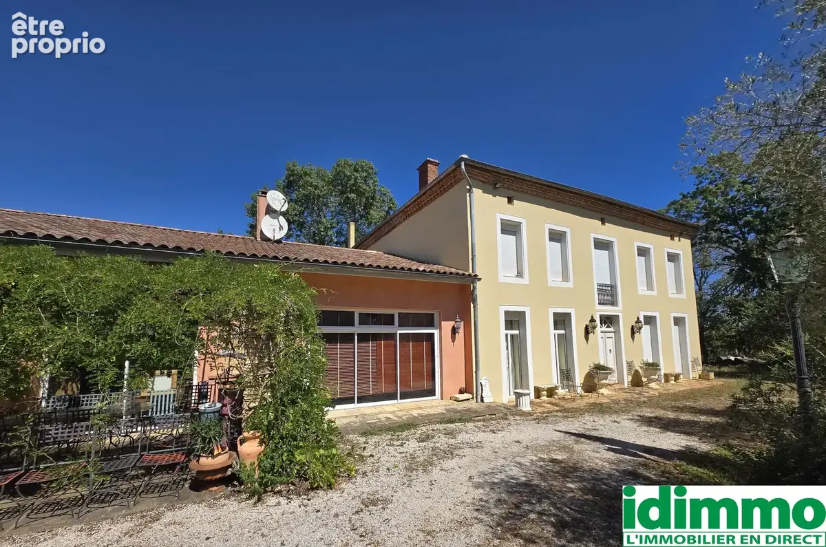 Saint-martin d'oydes-chateau mercie 350 m2 - photo 2
