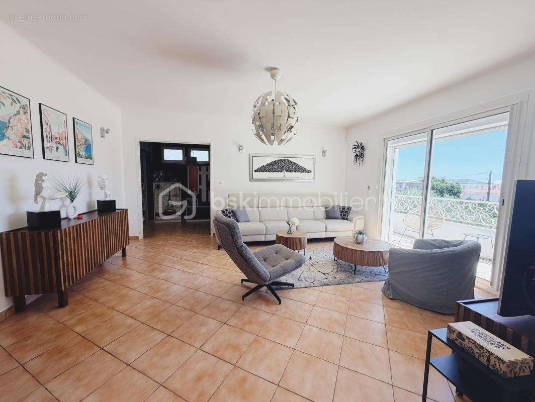 Maison à LA VALETTE-DU-VAR