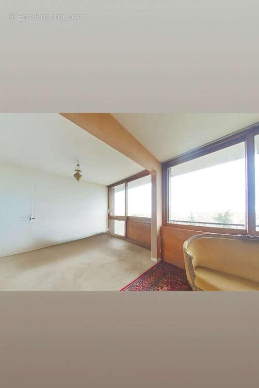 Appartement à FONTENAY-LE-FLEURY