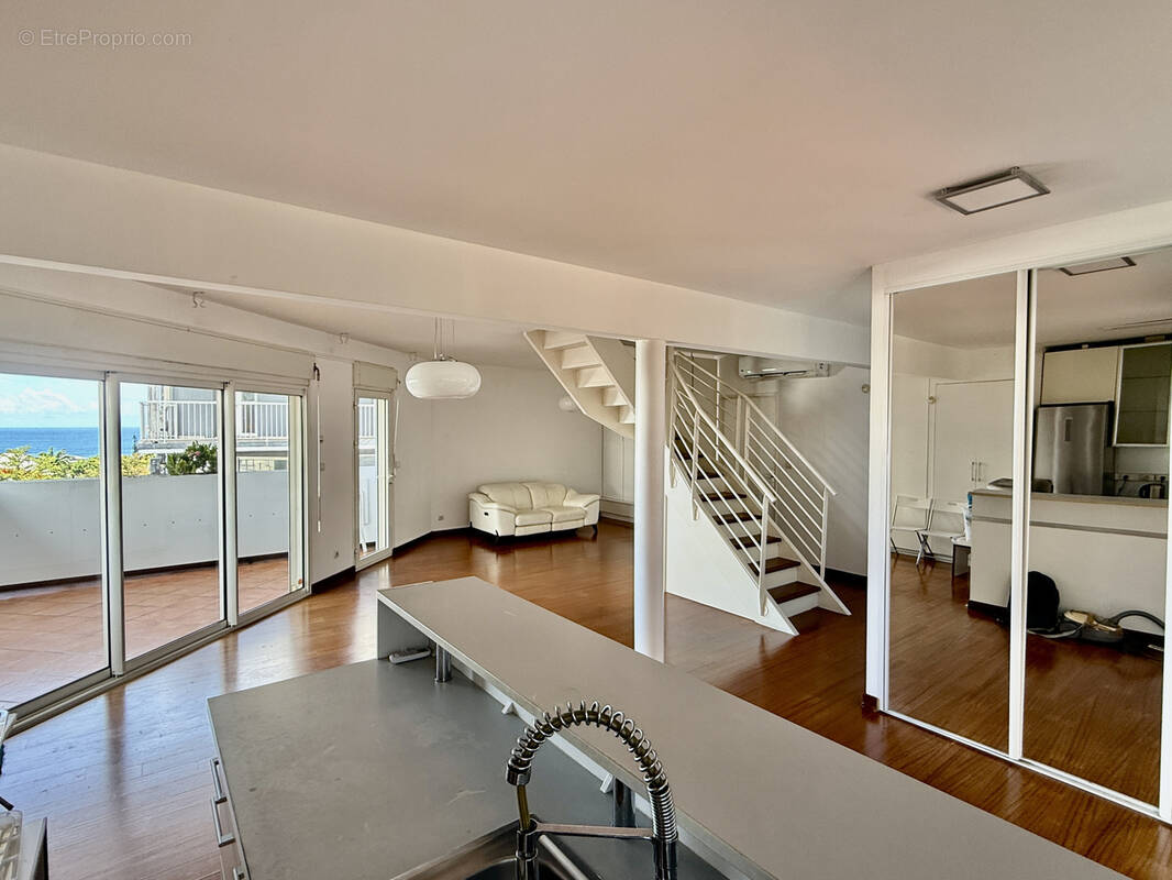 Commerce à SAINT-PIERRE