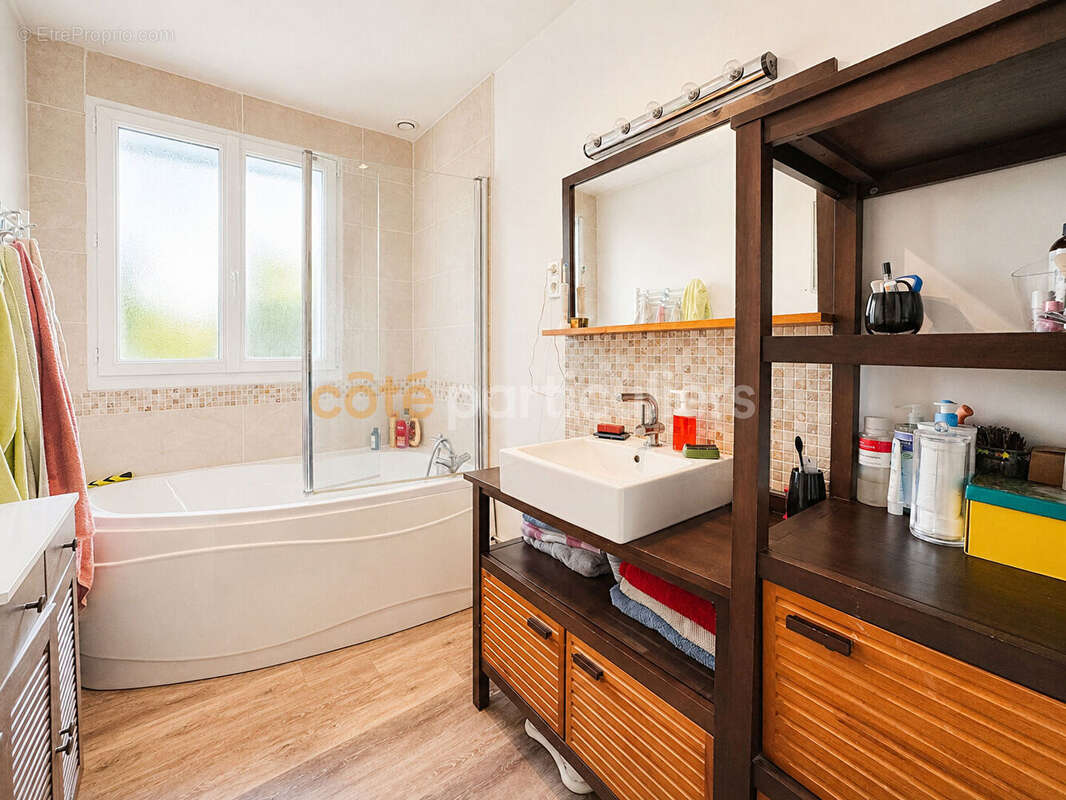 Agneaux - Maison familiale 142m2 - 4 chambres - photo 8