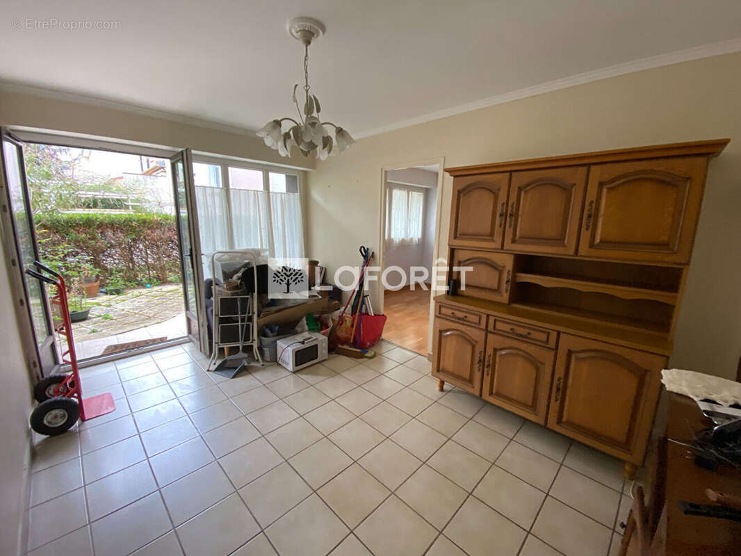 Appartement à NANTERRE