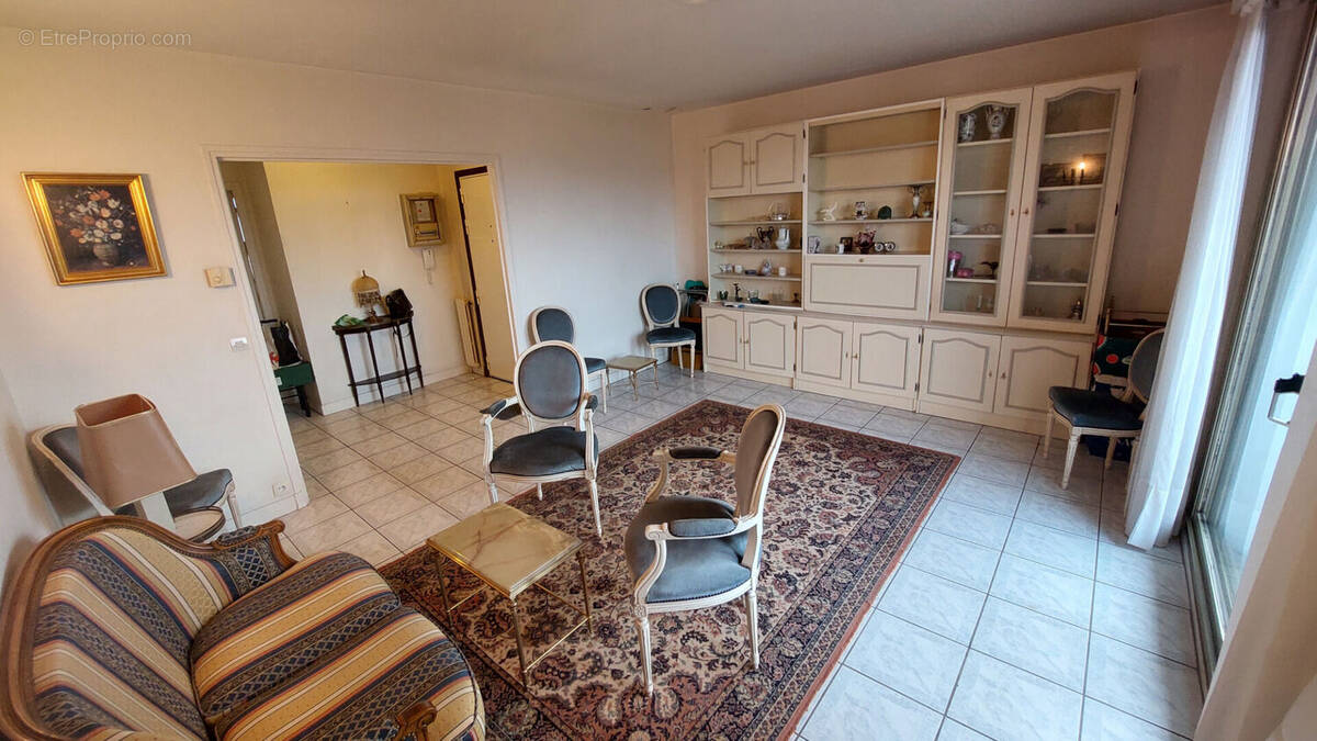 Appartement à SAINT-MAUR-DES-FOSSES