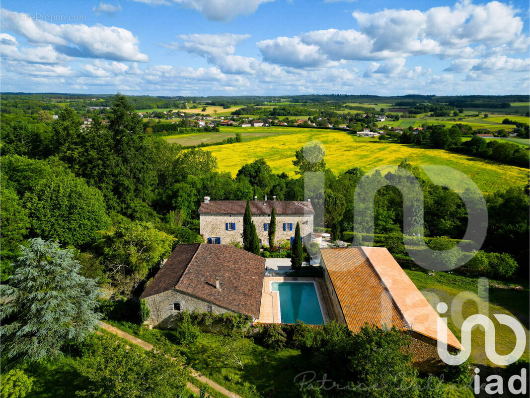 Photo 1 - Maison à VOUTHON