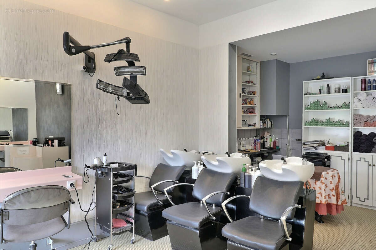 Commerce à VERSAILLES