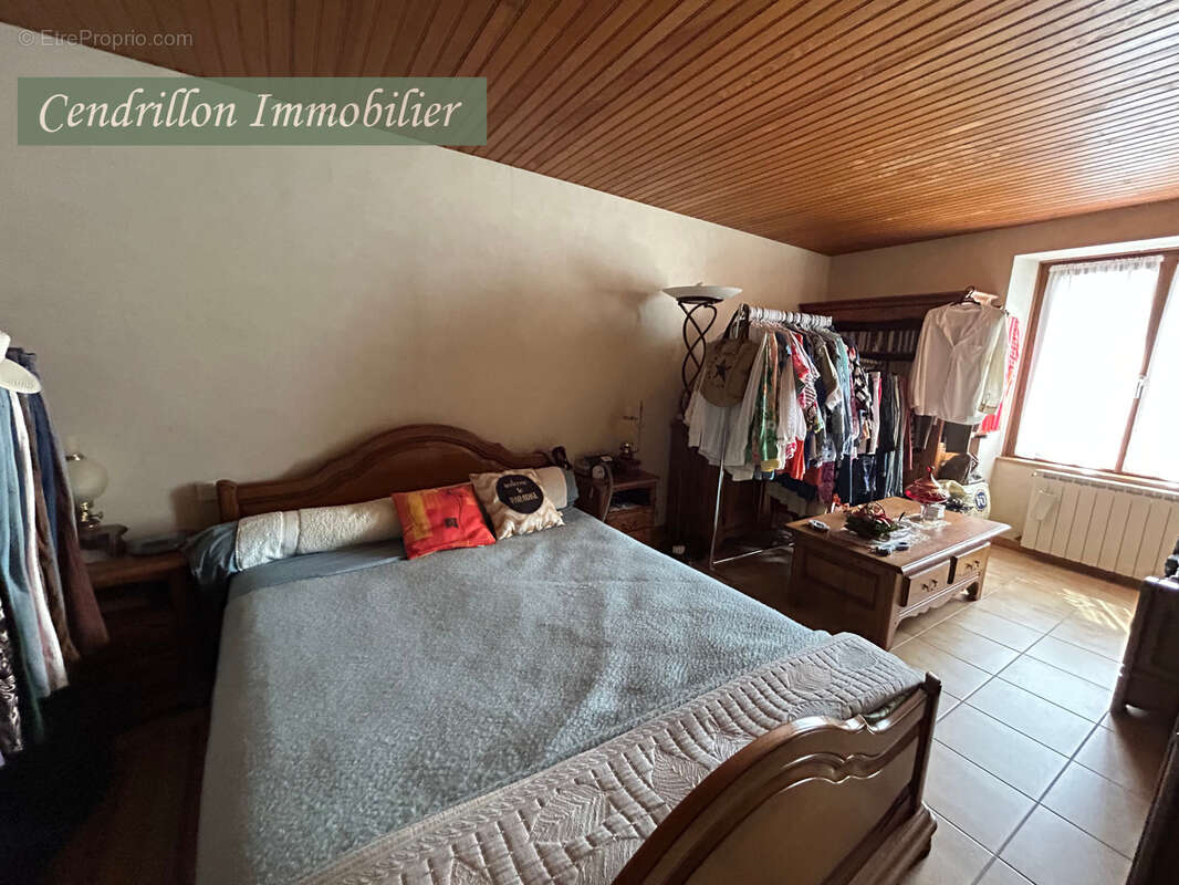 Maison à MONTBOUCHER