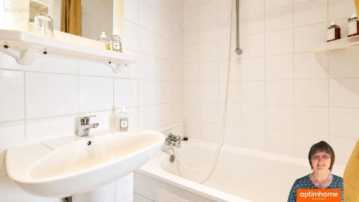 A vendre Aigues-Mortes (Gard)  - Maison intra-muros 4 chambres avec sanitaires privatifs avec patio - photo 19