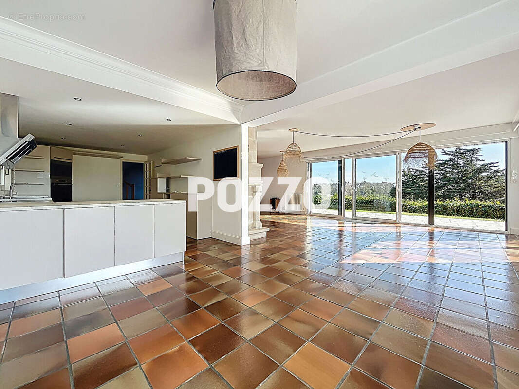Maison Granville 9 pièce(s) 260 m2 - VUE MER - PISCINE - 7 CHAMBRES - MANDAT CLE - photo 4