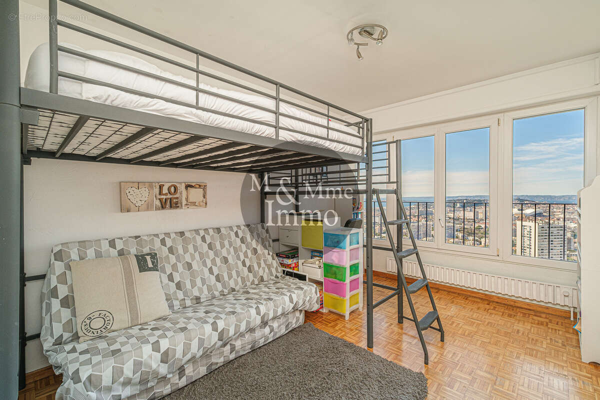 Appartement à MARSEILLE-9E