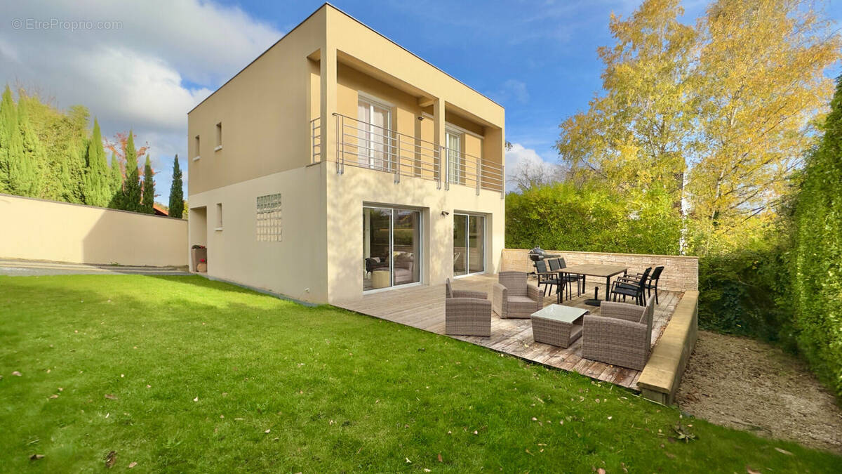 Maison à EPINAY-SUR-ORGE