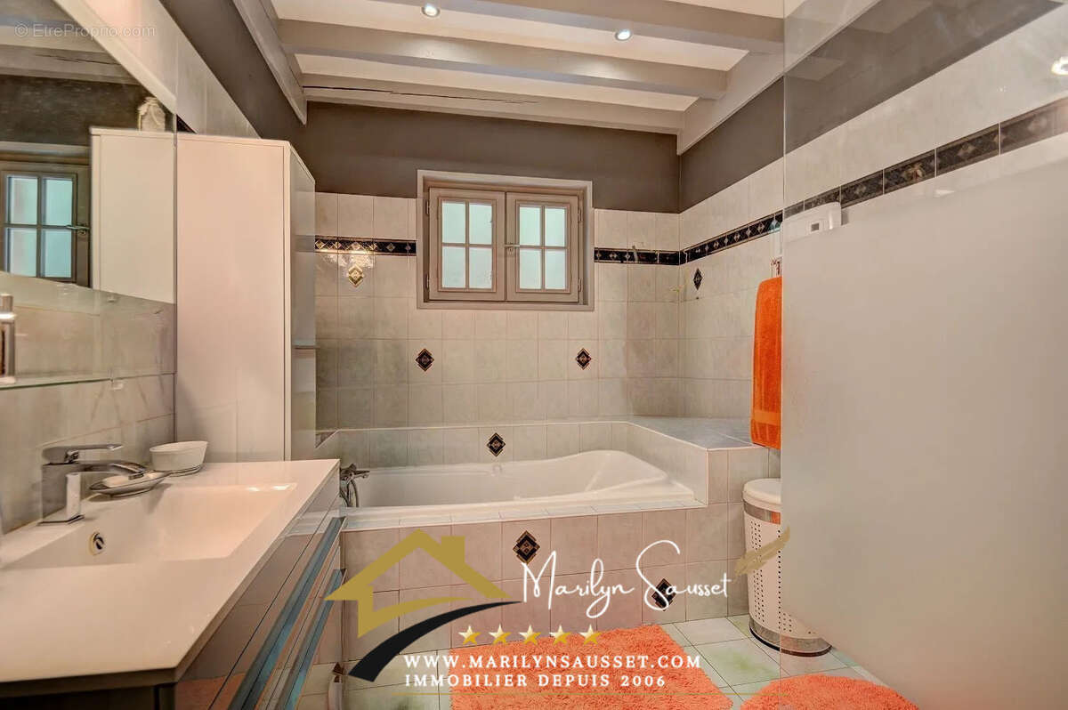 Maison à NEUVILLE-SUR-SAONE