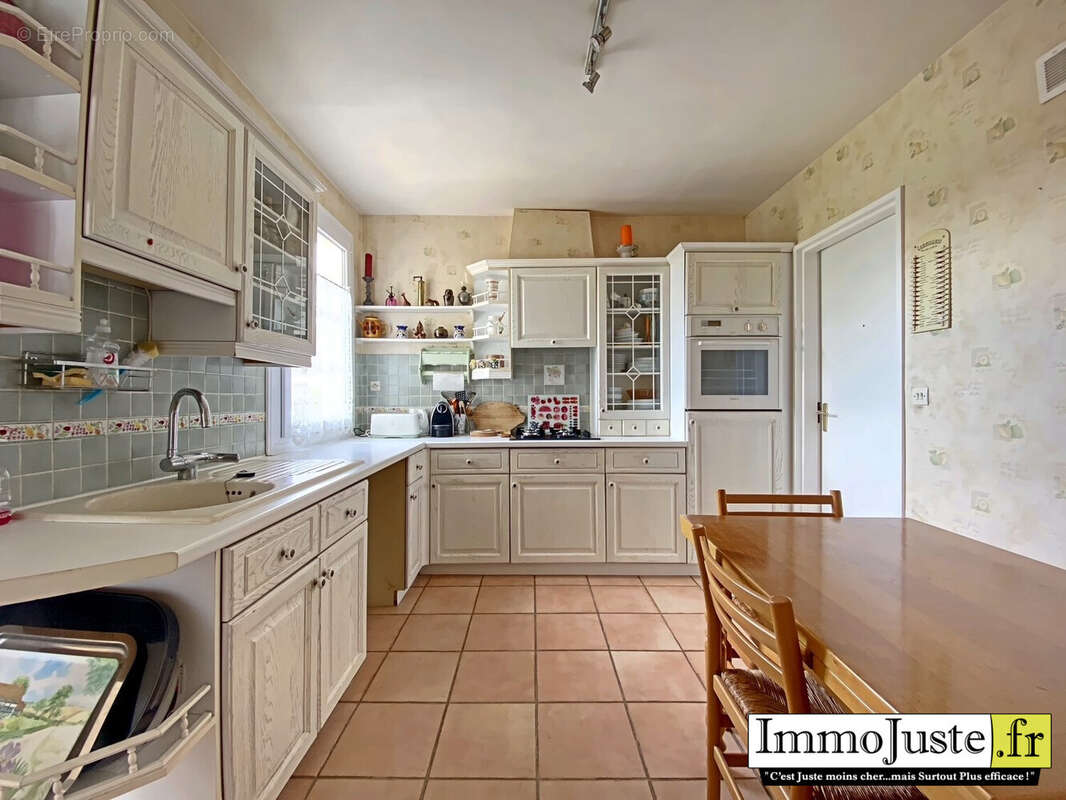 Maison à LES ESSARTS-LE-ROI