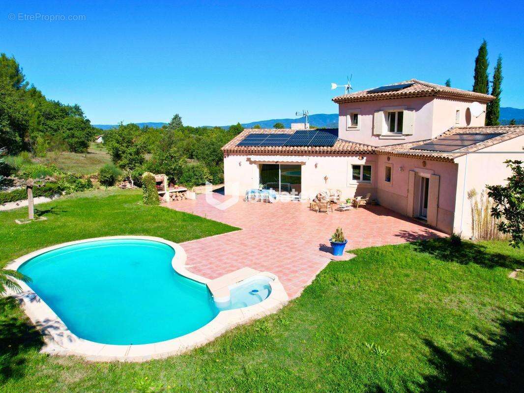 Maison à SAINT-ESTEVE-JANSON