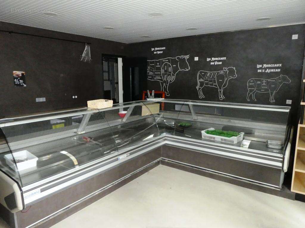 Commerce à SAINT-JEAN-BREVELAY