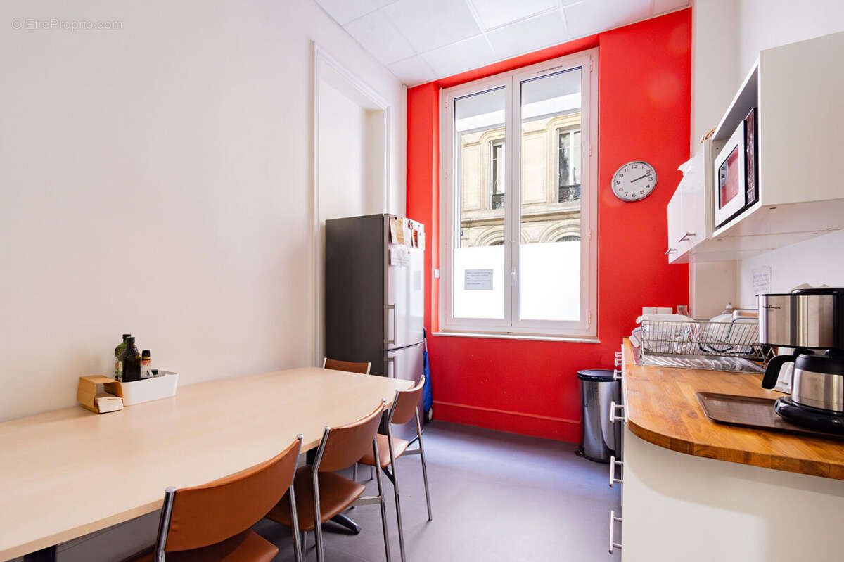 Locaux d'activité. Vente des Murs 300m2 - 13006 Marseille - photo 9