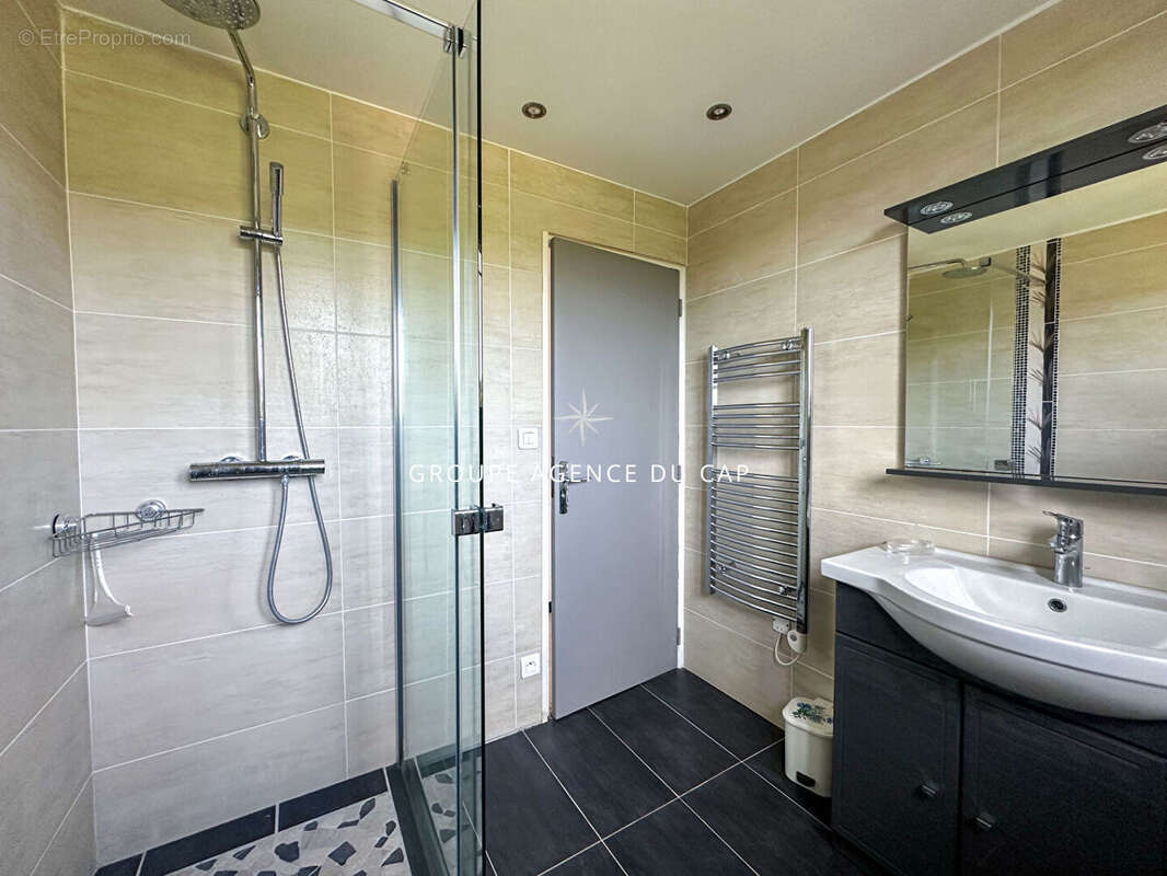 Maison à LES ISSAMBRES