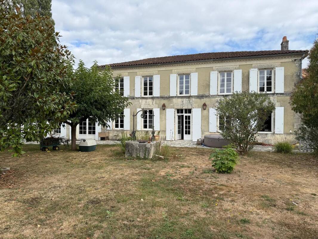 Photo 1 - Maison à BERNAY-SAINT-MARTIN