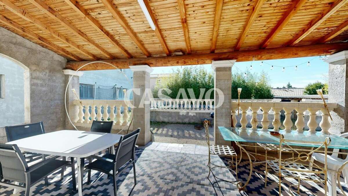 Vente Maison 10 pièces de 231m² - 84300 Taillades - photo 12