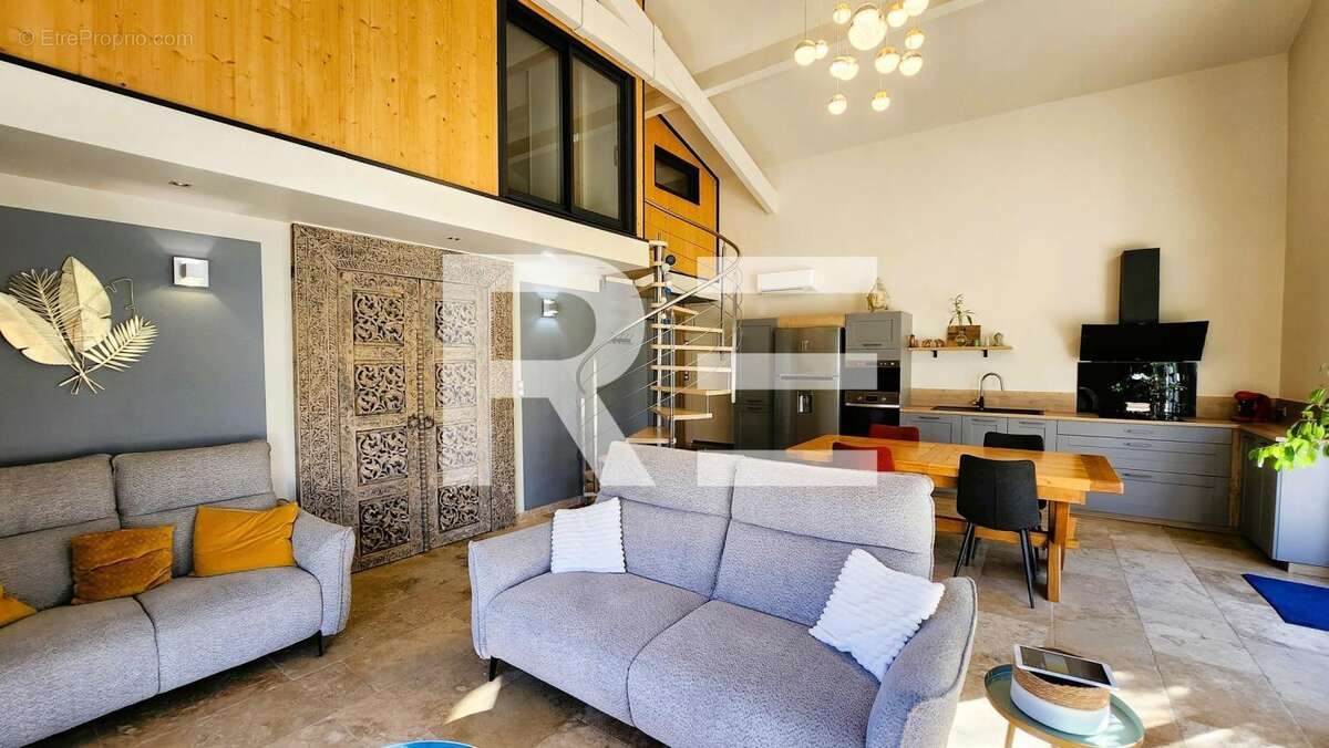 Maison à VEZENOBRES