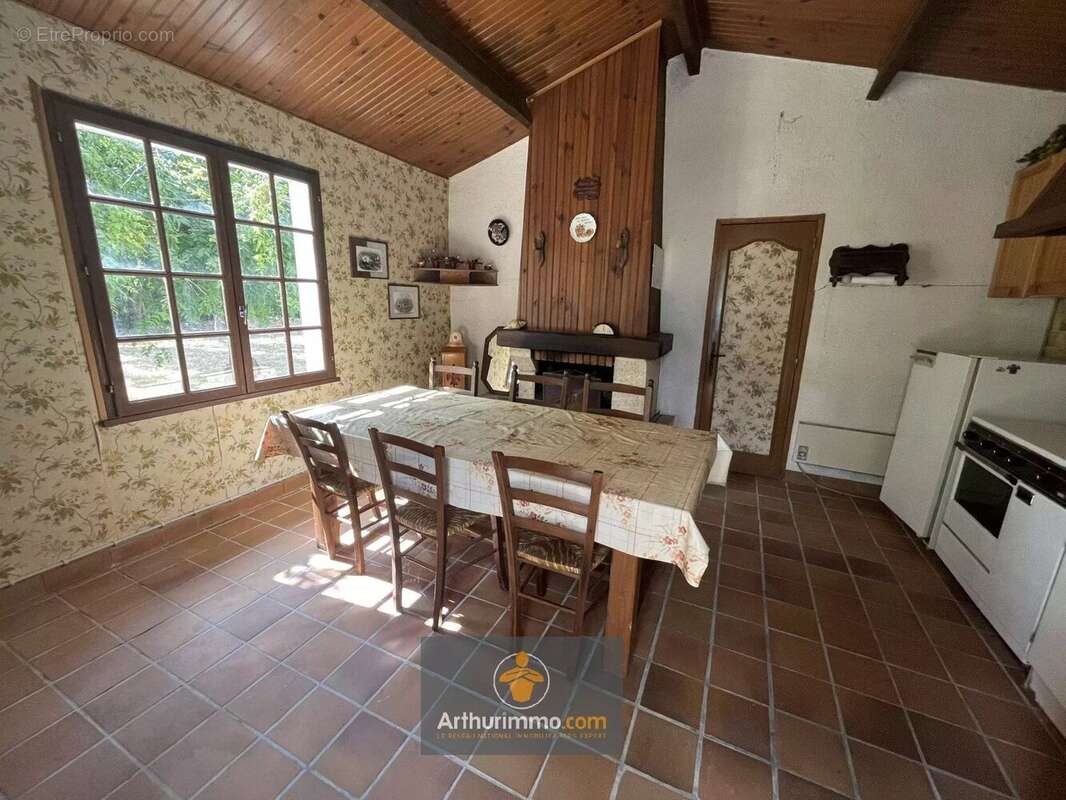 Maison à LA RONDE