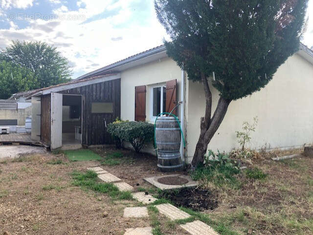 CASTELNAU-DE-MÉDOC Maison de plain pied avec garage sur terrain clos - photo 8