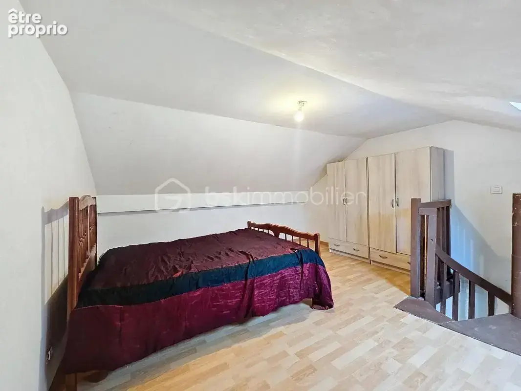 Maison de 5 pièces avec 3 chambres et sa dépendance meublée - photo 15