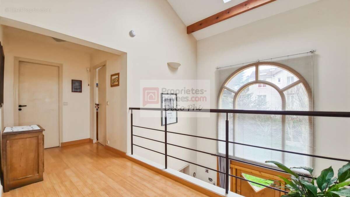 Maison bon état et calme 5 pièces 127 m2 Chaville  DPE 'C' - photo 9