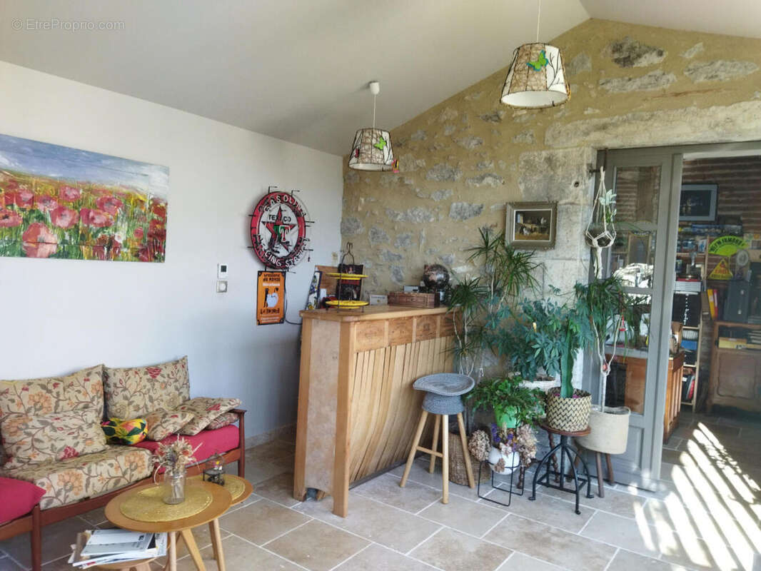 salon rdc  - Maison à CAHORS