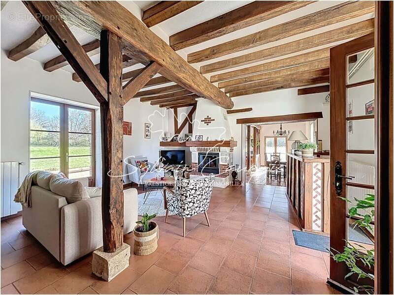 Maison à AUTRY-LE-CHATEL