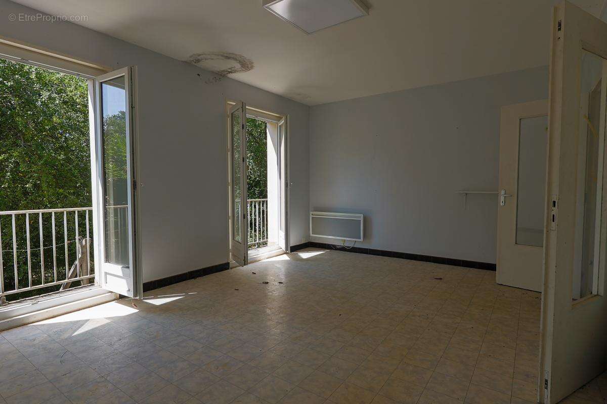 Maison - 142 m² - Isigny-le-Buat (50) - photo 2