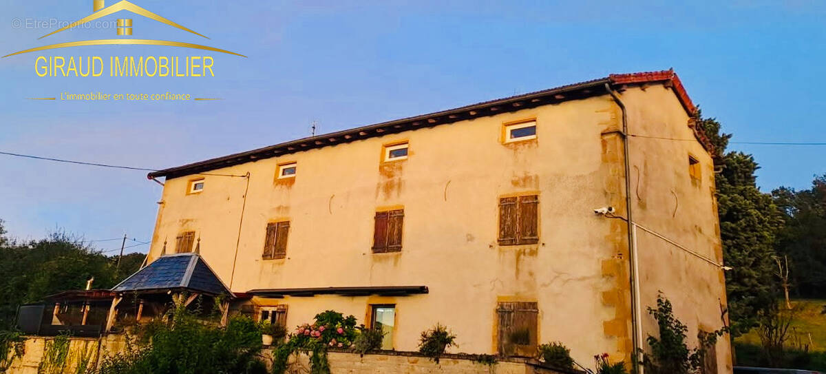 Maison à SAINT-DENIS-DE-CABANNE